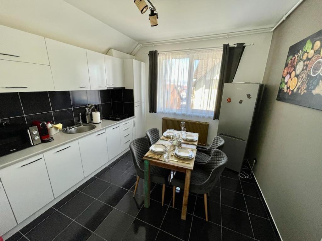 N & G Apartments ริชนอฟ ภายนอก รูปภาพ